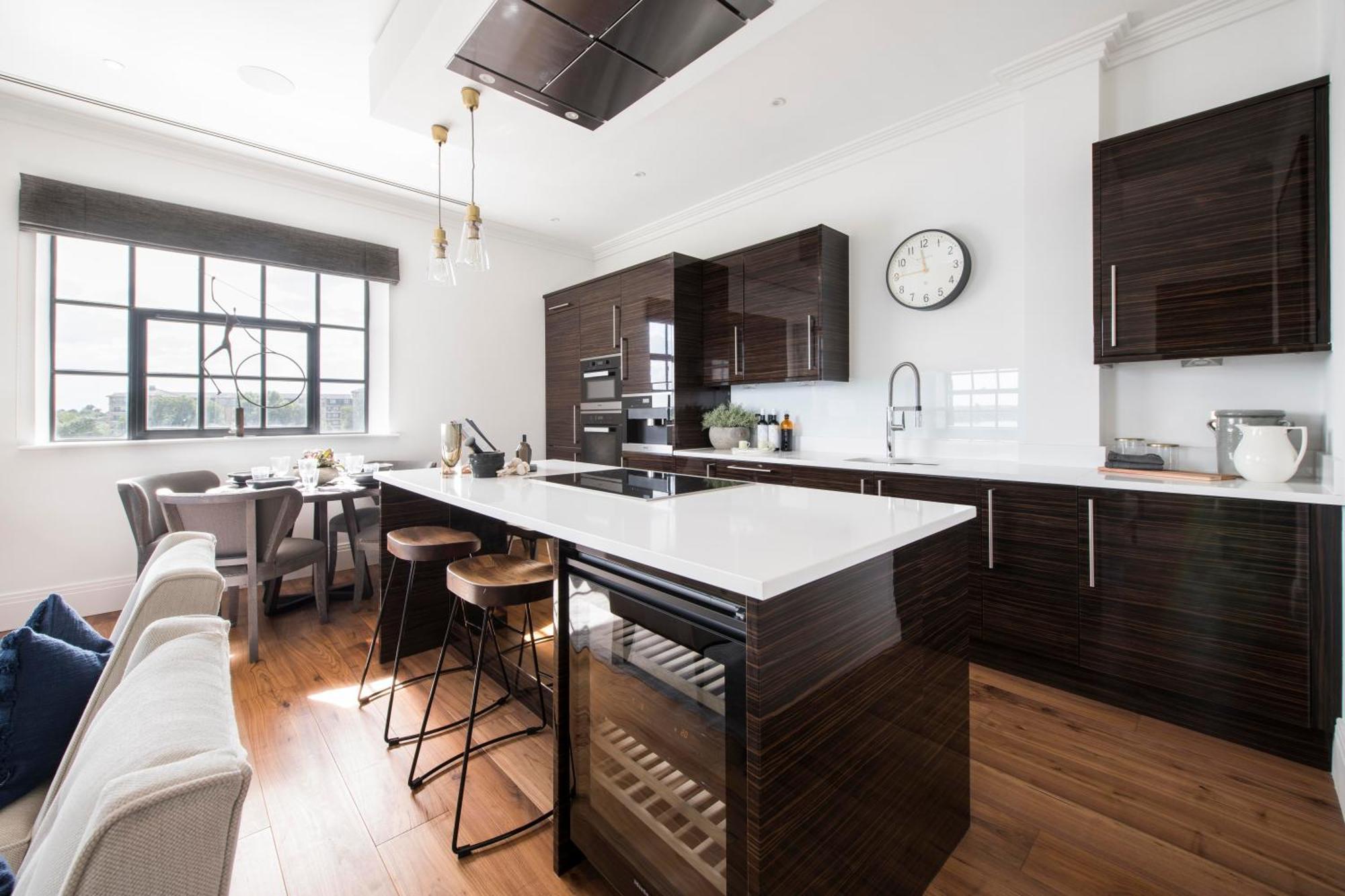 Palace Wharf Apartments Лондон Экстерьер фото