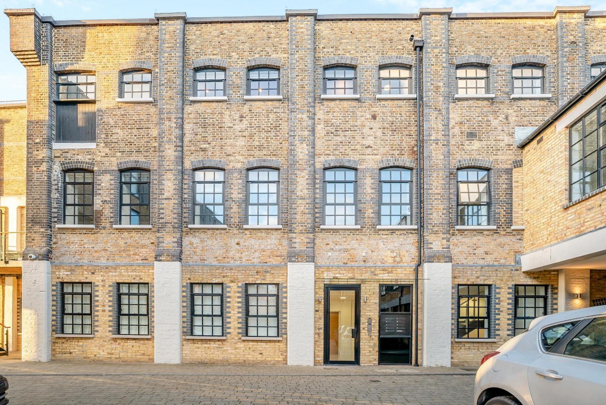 Palace Wharf Apartments Лондон Экстерьер фото